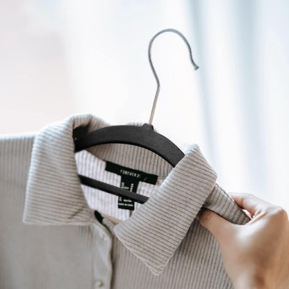 KEPLIN Velvet Hangers 20 Pack - Non-Slip Clothes Hangers with Tie Bar & 360° Hook